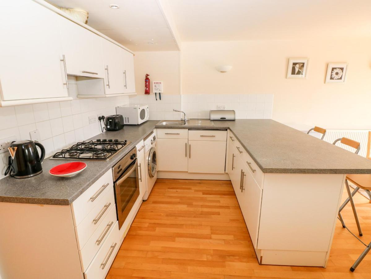 15 Sovereign House Appartement Milford Haven Buitenkant foto