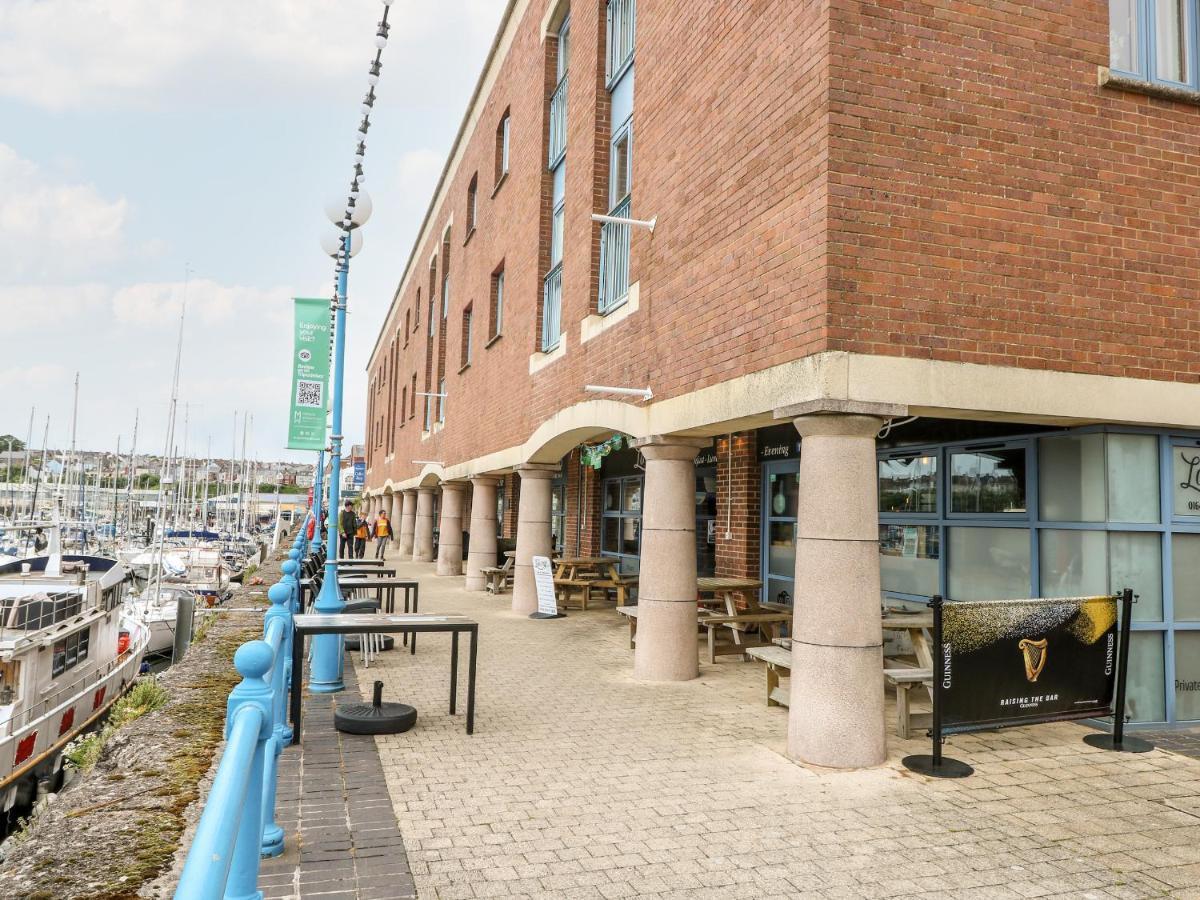 15 Sovereign House Appartement Milford Haven Buitenkant foto