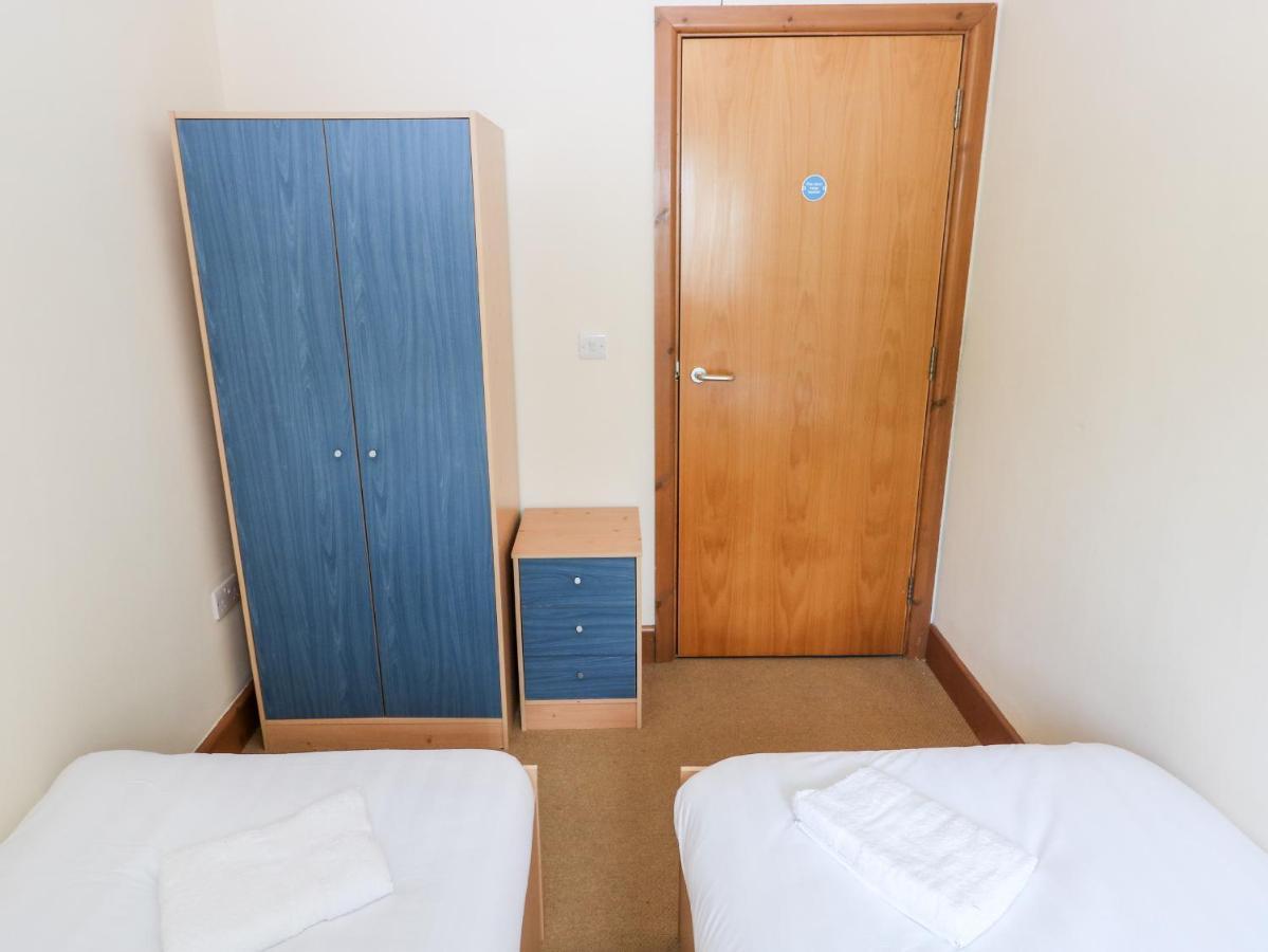 15 Sovereign House Appartement Milford Haven Buitenkant foto
